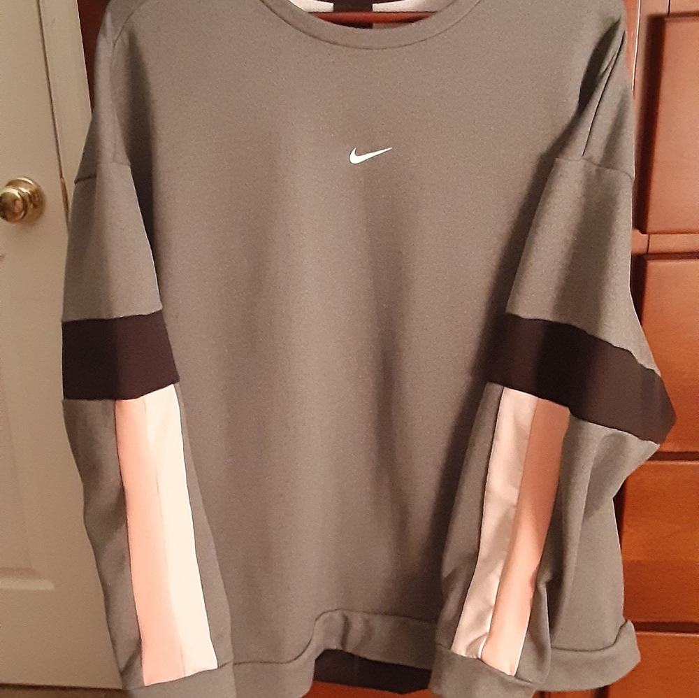 Nike Sweatshirt women's XXL EUC